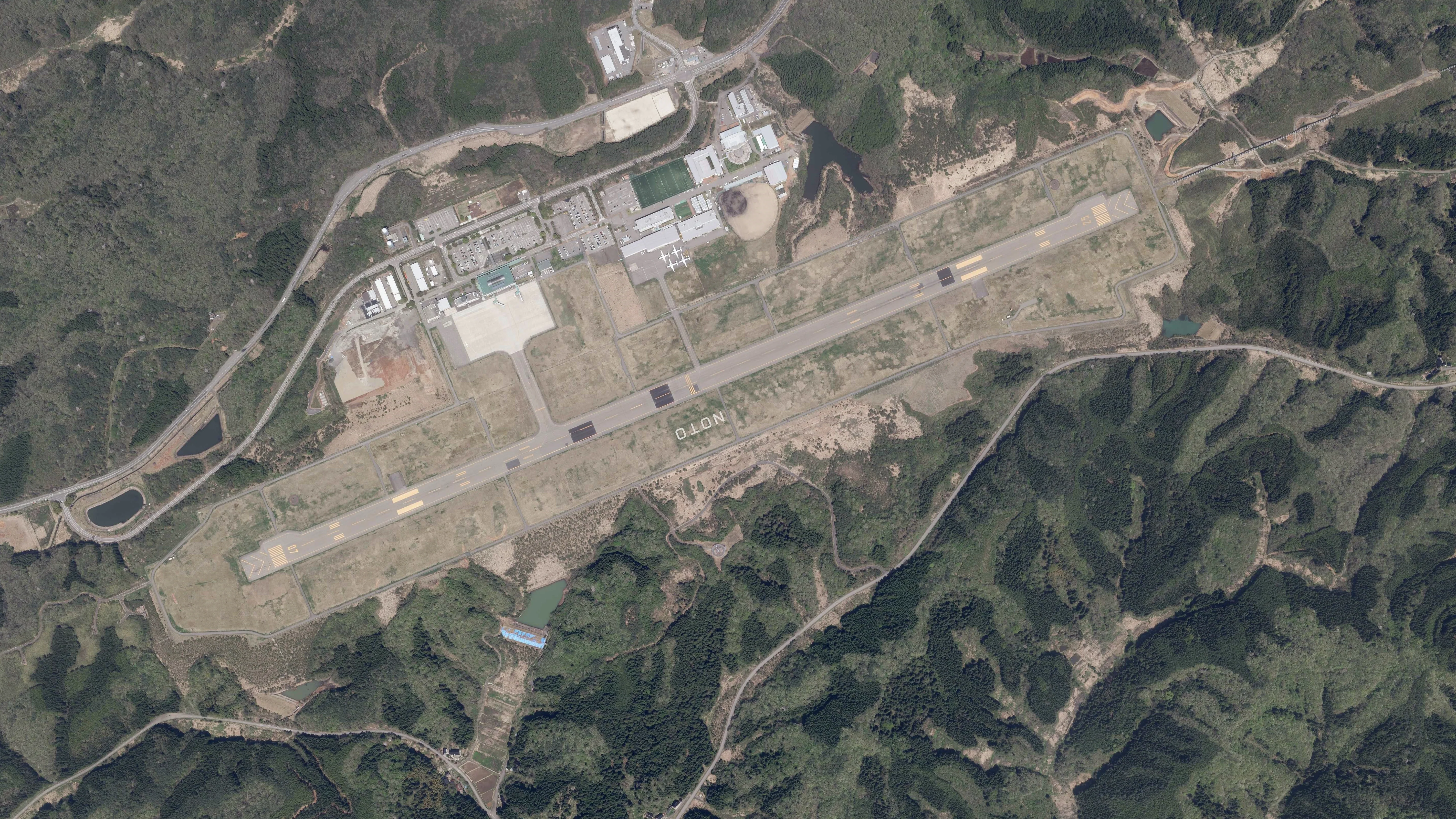 Noto Satoyama Flughafen aus der Luft