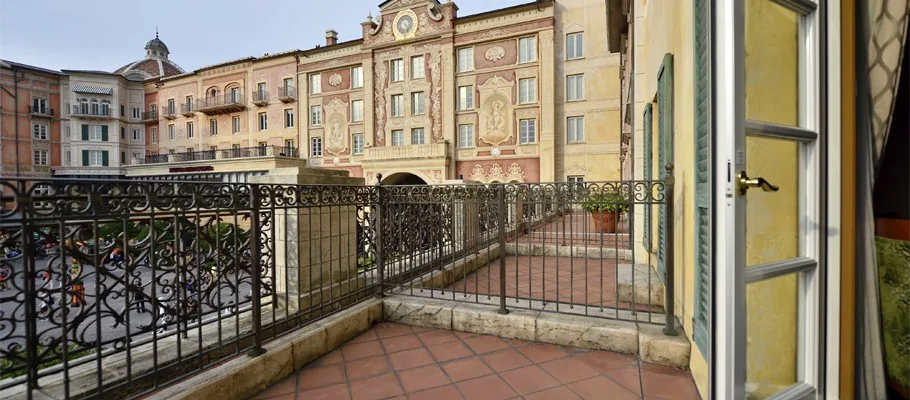 Balcony Room im Hotel MiraCosta für drei bis vier Personen