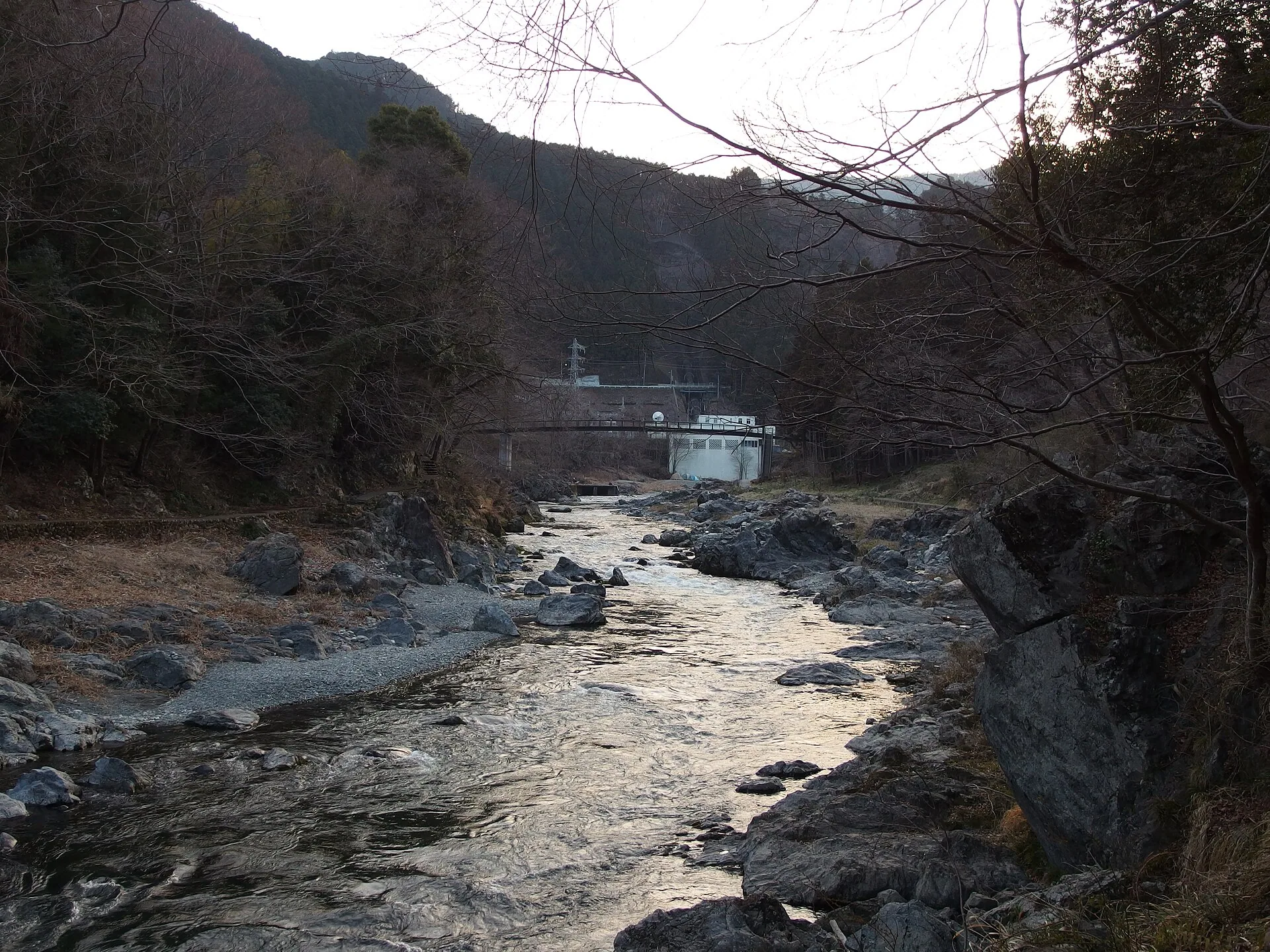 Herbstfarben in der Mitake-Schlucht