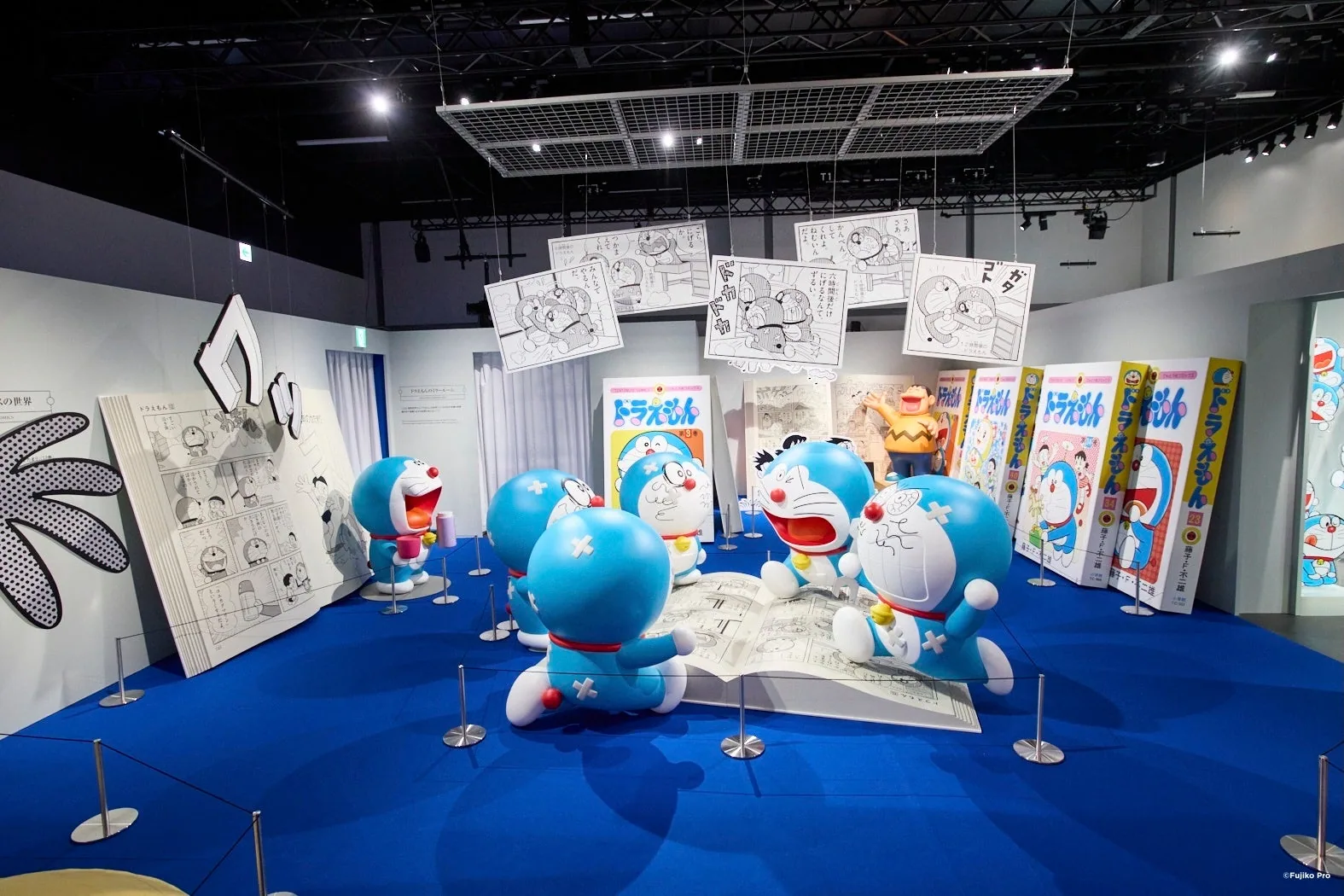 Lebensgroße Doraemon-Figuren in Ariake