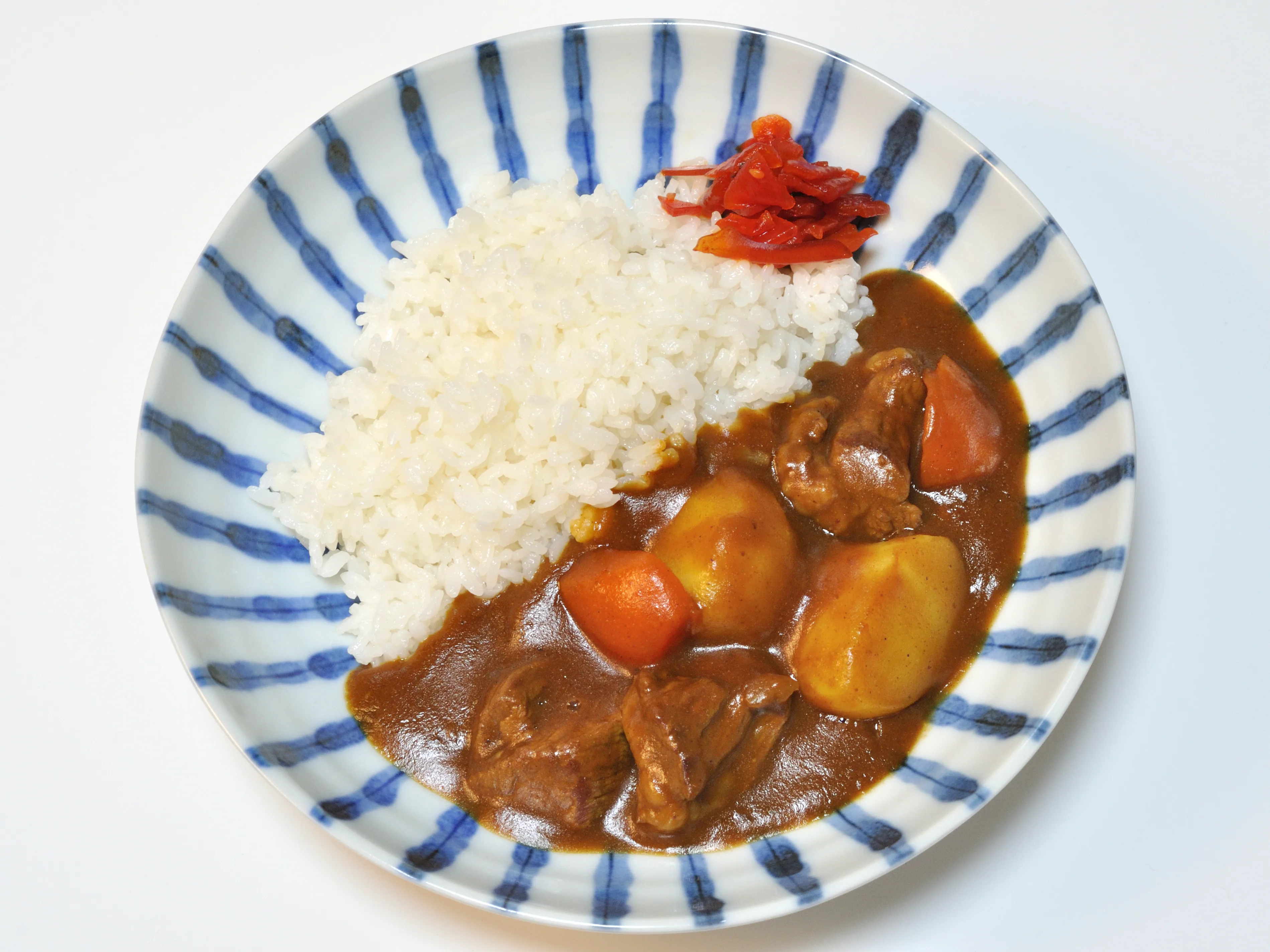 Japanisches Curry als einfaches Mittagessen an einem Skitag in Niseko